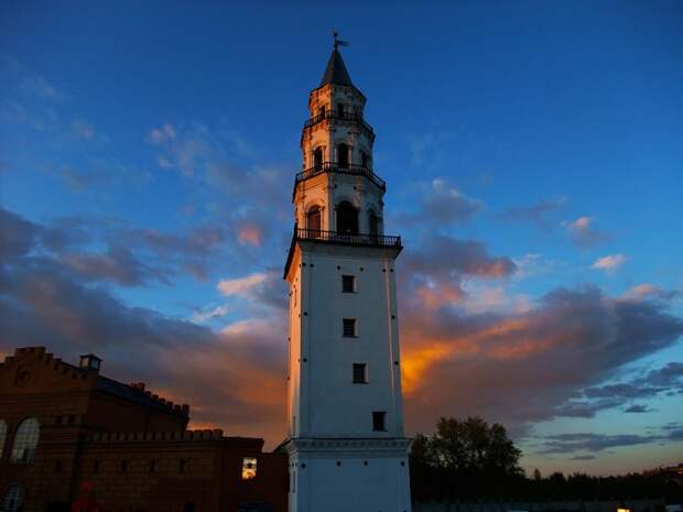 Башня окружена множеством исторических тайн.