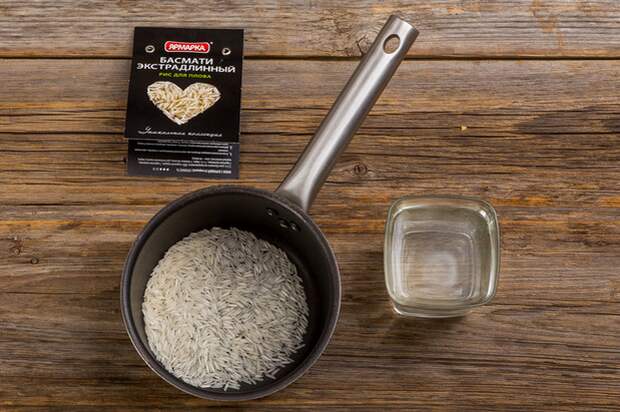 ВКУСНЫЕ ТЕФТЕЛИ-ЕЖИКИ ЗАПЕЧЕНЫЕ В СМЕТАННОМ СОУСЕ С КАРТОФЕЛЬНЫМ ПЮРЕ