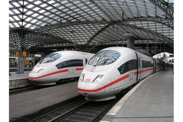 ICE — скоростные поезда, курсирующие по территории Германии и сопредельных государств. В каждом составе есть вагон-бистро и специальные «игровые» купе для детей