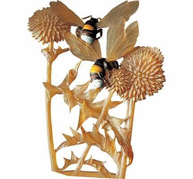 Пчелы на чертополохе