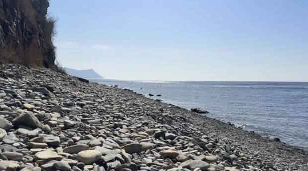 Первые пошли! В Анапе готовят к открытию восемь пляжей - пока только галечные