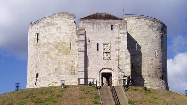 Йоркский замок в Англии (фото)