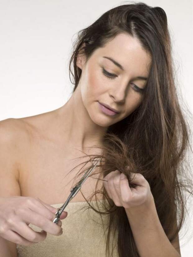 1. Предотвратить сечение кончиков волос поможет вазелин. Просто смазывайте кончики небольшим количеством этого средства вазелин, применение, способ