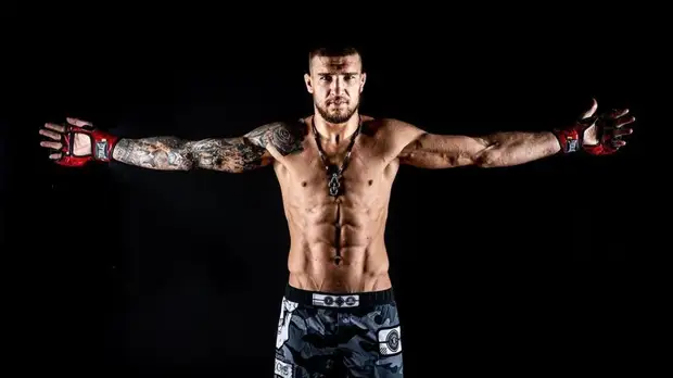 Украинский боец не понимает, как бойфренд Ванзант разрешил ей драться без перчаток