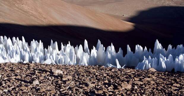 5 завораживающих фото кальгаспор — огромных ледяных игл