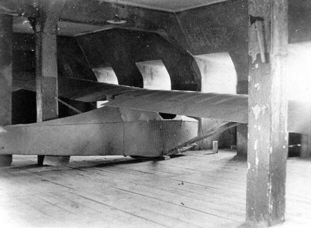 1945.-The-only-picture-ever-taken-of-the-Colditz-cock-a-glider-made-of-bed-sheets-floorboards-and-other-material.-It-was-built-by-British-prisoners-of-war-to-try-and-escape-the-maximum-security-prison.-1945