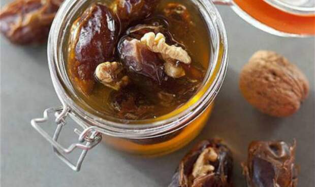 gretskie-orehi-s-medom-2-500x313