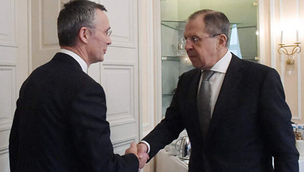 Министр иностранных дел РФ Сергей Лавров и генеральный секретарь НАТО Йенс Столтенберг. Архивное фото