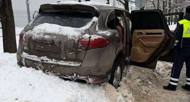 Водителя Porsche Cayenne арестовали в Балашихе за угрозу наезда на полицейского