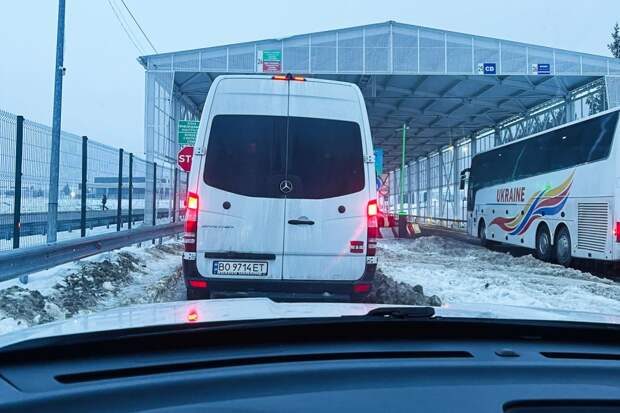 После удара по пополнению убитых вывозят в Николаев автобусами