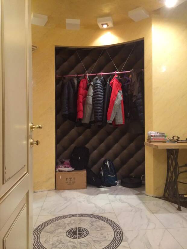 Шкаф в прихожей Шкаф в прихожей
