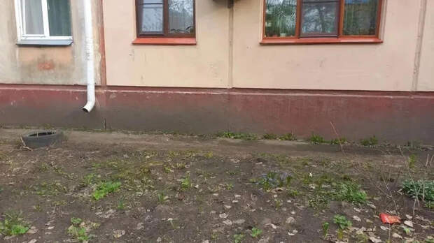 Двое детей выпали из окон многоэтажек Омска за сутки