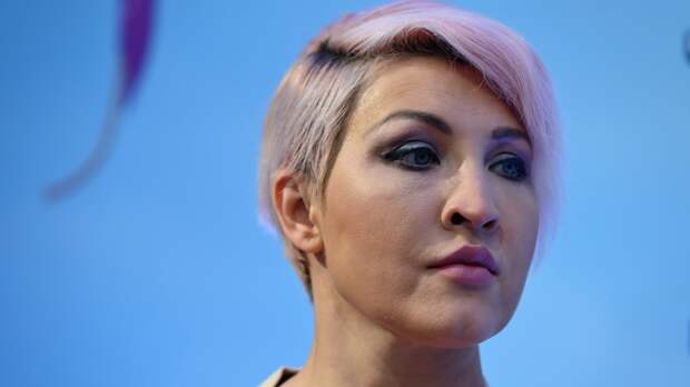 Опасный бойфренд, страна кошмаров и возвращение: как живет певица Саша