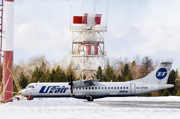Аэропорт Братска принял летевший в Усть-Кут самолет Utair до улучшения погоды