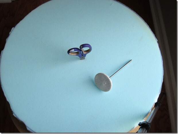 ottoman-cut-hole-in-foam_thumb (554x417, 42Kb)