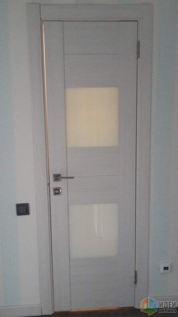 Дверь в ванную