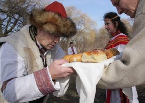 11 февраля - Великий Велесов день - середина зимы. 11 февраля - Великий Велесов день - середина зимы.