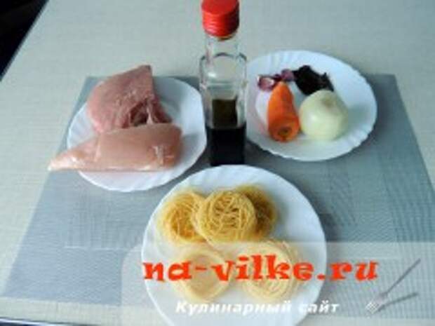 Рамен со свининой и овощами