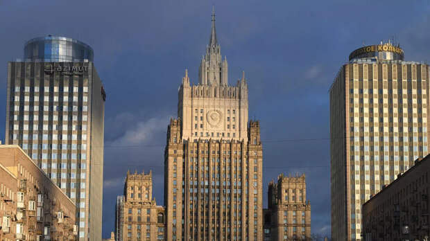 МИД прокомментировал обвинения в адрес Захаровой из-за цитат российских ученых