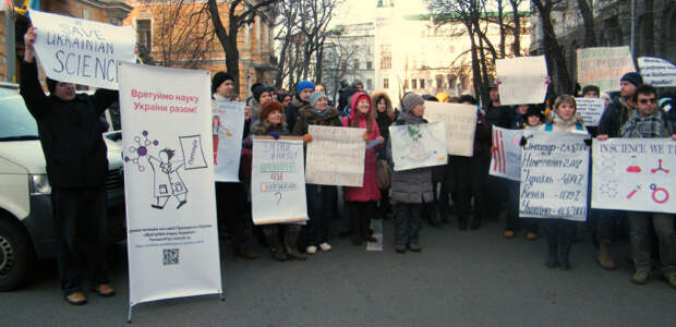 u-nauki-svyazany-ruki-16