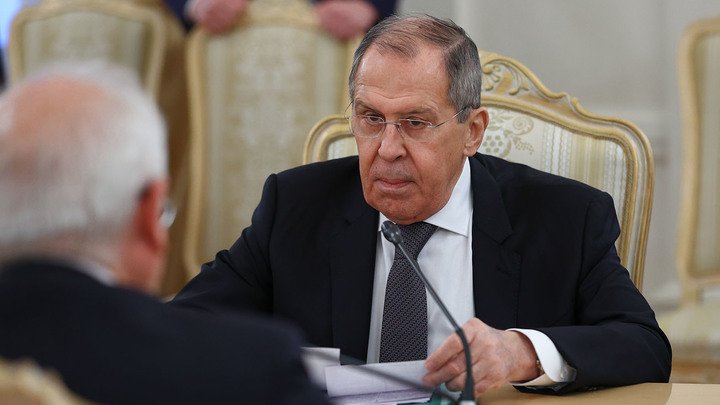 С ЗАПАДОМ РЕШИЛИ ГОВОРИТЬ ПО-РУССКИ – ДРУГОГО ЯЗЫКА ТАМ НЕ ПОНИМАЮТ