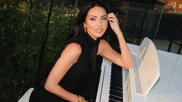 Алсу показала себя рыжей с короткой стрижкой: «А как вам моя причёска?»