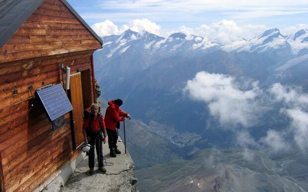 Solvay hut - хижина на горе Маттерхорн.