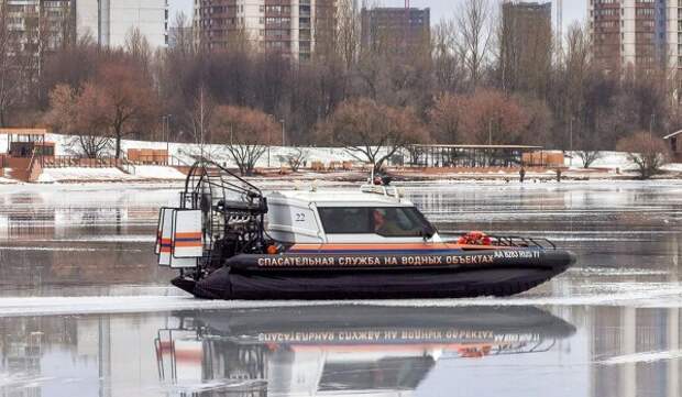 Спасатели усилили контроль московских рек и водоемов из-за оттепели