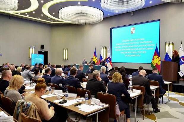 Депутат ЗСК Виктор Тепляков принял участие в заседании по подготовке к летнему сезону в Сочи