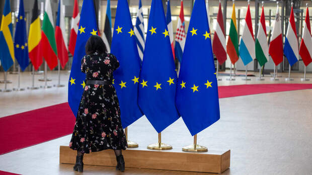 Politico: в ЕС опасаются нападения России из-за трансатлантического разлома
