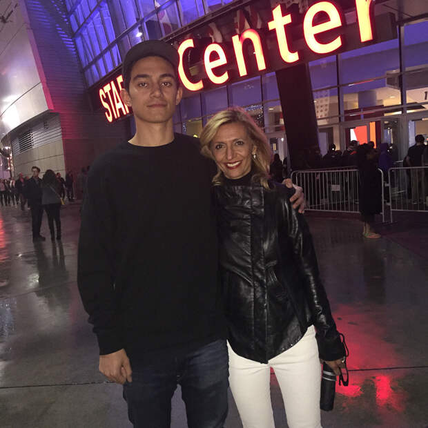 Jacket-Society-Holiday Fun With Family At Muse Concert-fix-1379