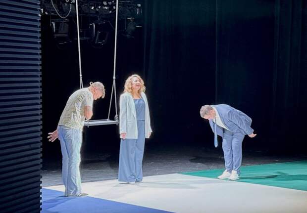 «Что делать женщине?» в Калининградском театре