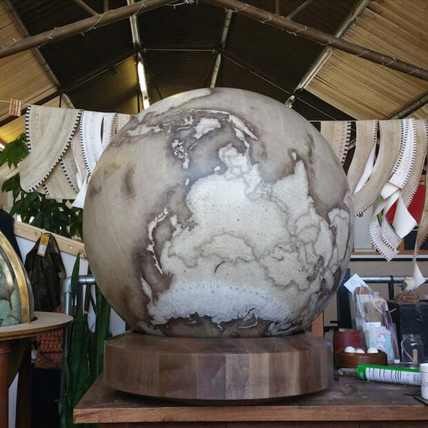 Рисованные глобусы от компании Bellerby & Co. Globemakers