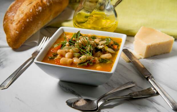 Оказывается, из черствого хлеба можно приготовить вкусный суп. Вот вам 6 разных рецептов итальянского супа панкотто