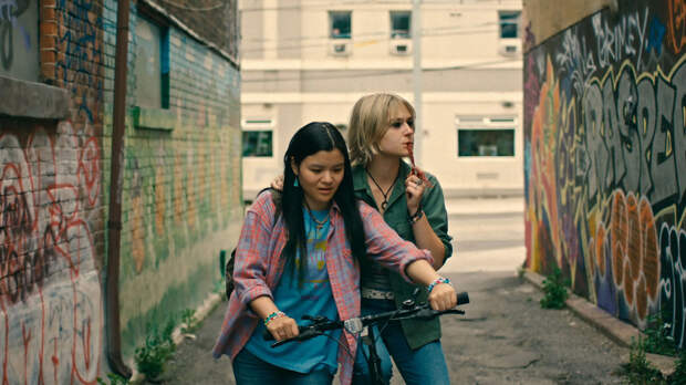 Кадр из сериала «Непослушные»