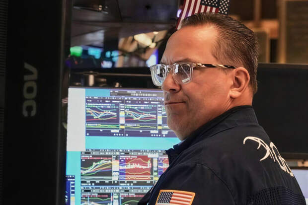 Нефть рванула к 115 долларам, но рынок США устоял. Уолл-стрит проигнорировала блокаду Ормузского пролива