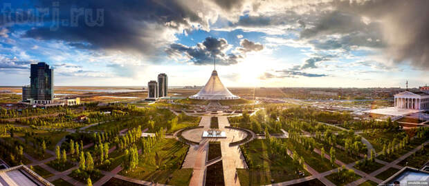 Казахстан, Астана, ТРЦ Хан Шатыр, торгово-развлекательный центр в Астане, проекты Нормана Фостера, шанский шатер, лучшие экоздания мира, достопримечательности Астаны, шопинг в Астане, развлечения в Астане, современная архитектура