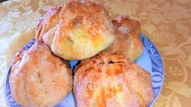 Фото к рецепту: Яблоки в тесте. булочки с яблоком