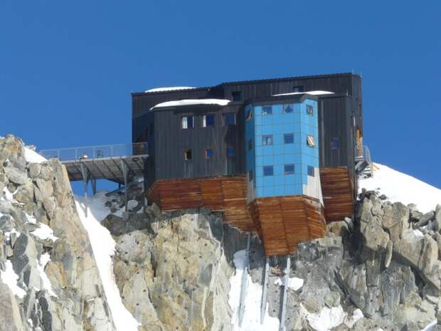 8. Отель «Хижина Космического Укрытия» (Refuge des Cosmiques Hut) дома, пропасти, факты