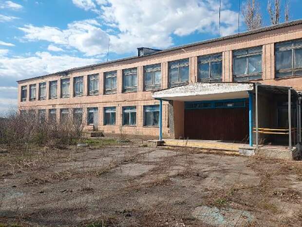 "Продаётся школа. Почти даром": Дно, которого Россия достигла внезапно. Далее в очереди на продажу – роддома?