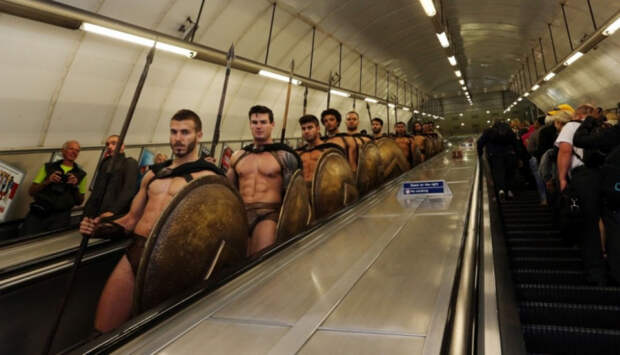 флешмоб, 300 спартанцев в метро