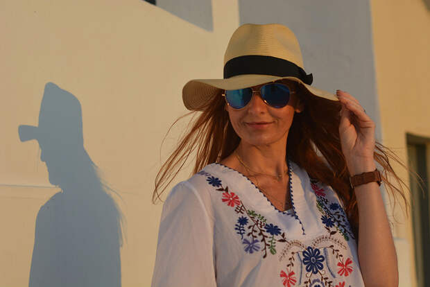 Summer holiday outfit | Embroidered top, straw hat