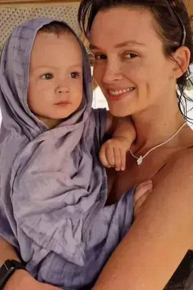 Паулина Андреева с предполагаемым сыном от Бондарчука