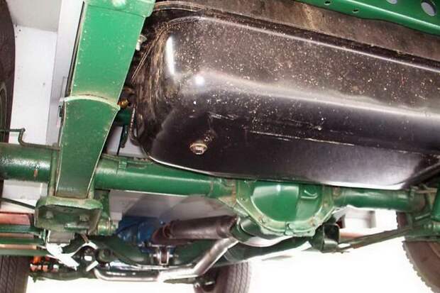 Сборщик мебели собрал и автомобиль! (22 фото)