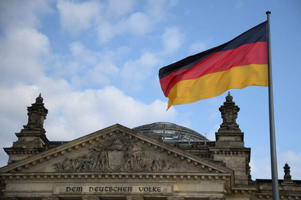 Депутат "АдГ" Линдеманн заявил, что власти Германиине хотят мира в Европе