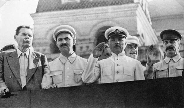Главный завхоз Сталина: 10 фактов о Лазаре Кагановиче