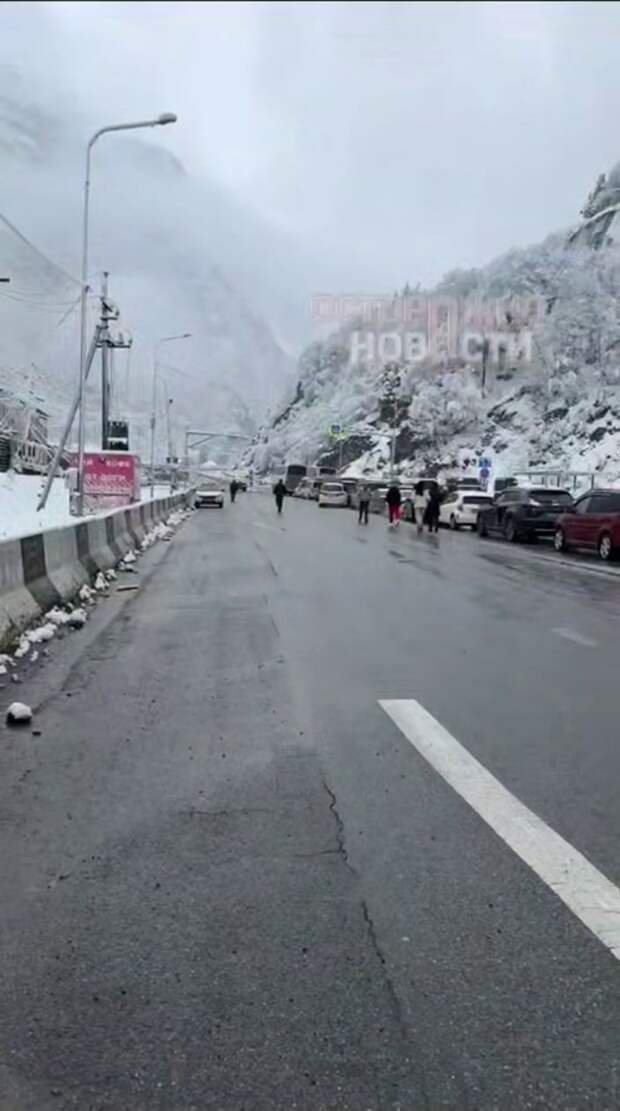 Когда откроют Верхний Ларс? Граница встала: россияне застряли в снежной ловушке у Грузии