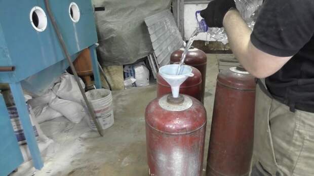 Отопительная батарея на дровах из газовых баллонов