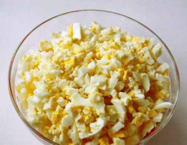 Салат с крабовыми палочками и ананасами. 