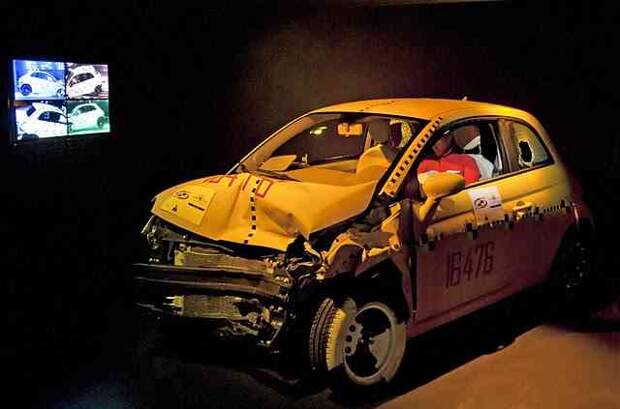 Музей авто истории в турине, италия. (трафик)